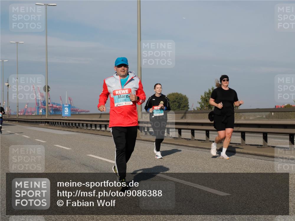 03.10.2025 - Köhlbrandbrückenlauf Fabian Wolf http://msf.ph/oto/9086388 03.10.2025 10:20:50 Position 3 3, 2306, 3103 meine-sportfotos.de