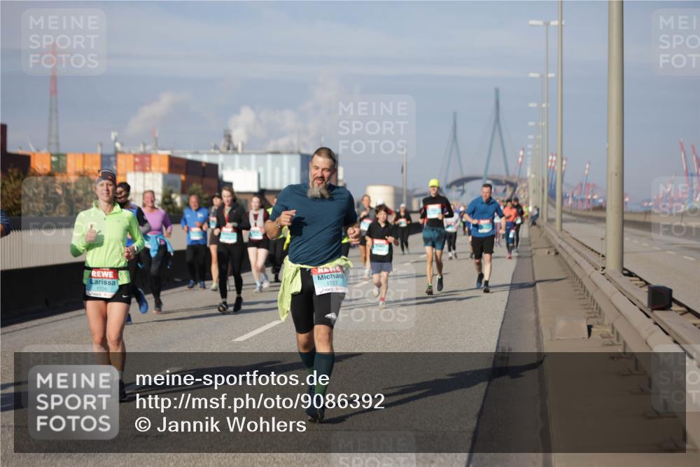 03.10.2025 - Köhlbrandbrückenlauf Jannik Wohlers http://msf.ph/oto/9086392 03.10.2025 10:07:50 Position 3 1726, 1727, 77 meine-sportfotos.de