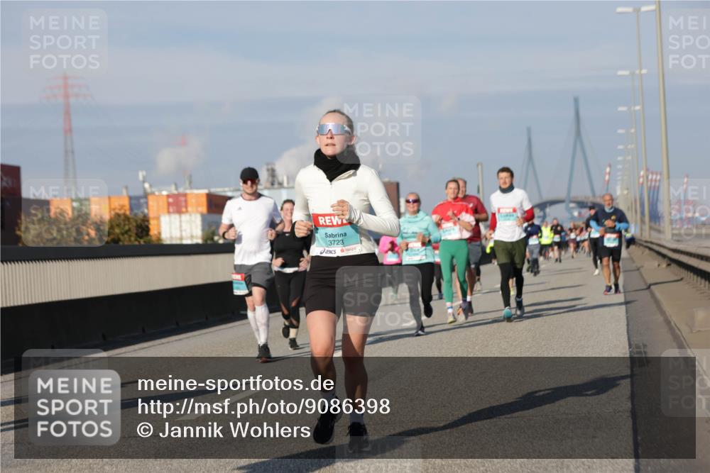 03.10.2025 - Köhlbrandbrückenlauf Jannik Wohlers http://msf.ph/oto/9086398 03.10.2025 09:57:14 Position 3 3723 meine-sportfotos.de