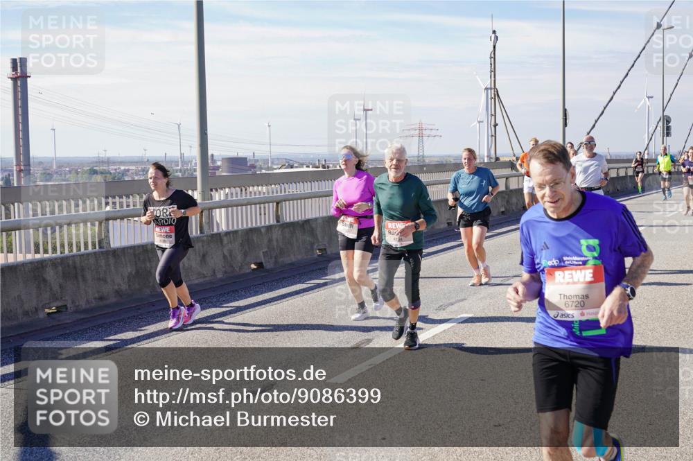 03.10.2025 - Köhlbrandbrückenlauf Michael Burmester http://msf.ph/oto/9086399 03.10.2025 12:43:39 Position 2 4026, 3, 6720 meine-sportfotos.de