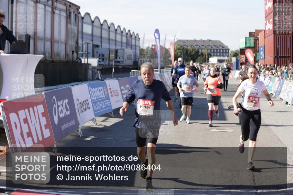 03.10.2025 - Köhlbrandbrückenlauf Jannik Wohlers http://msf.ph/oto/9086404 03.10.2025 13:18:53 Ziel 4077, 4556, 4756, 4889, 5304, 5974, 6267, 6500, 6506, 6556, 6795 meine-sportfotos.de