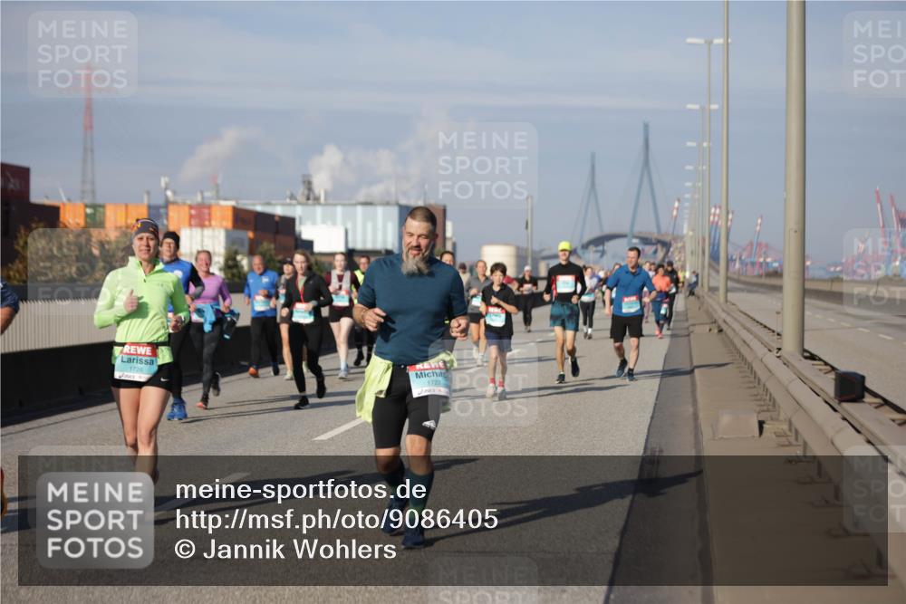 03.10.2025 - Köhlbrandbrückenlauf Jannik Wohlers http://msf.ph/oto/9086405 03.10.2025 10:07:50 Position 3 1726, 1727 meine-sportfotos.de