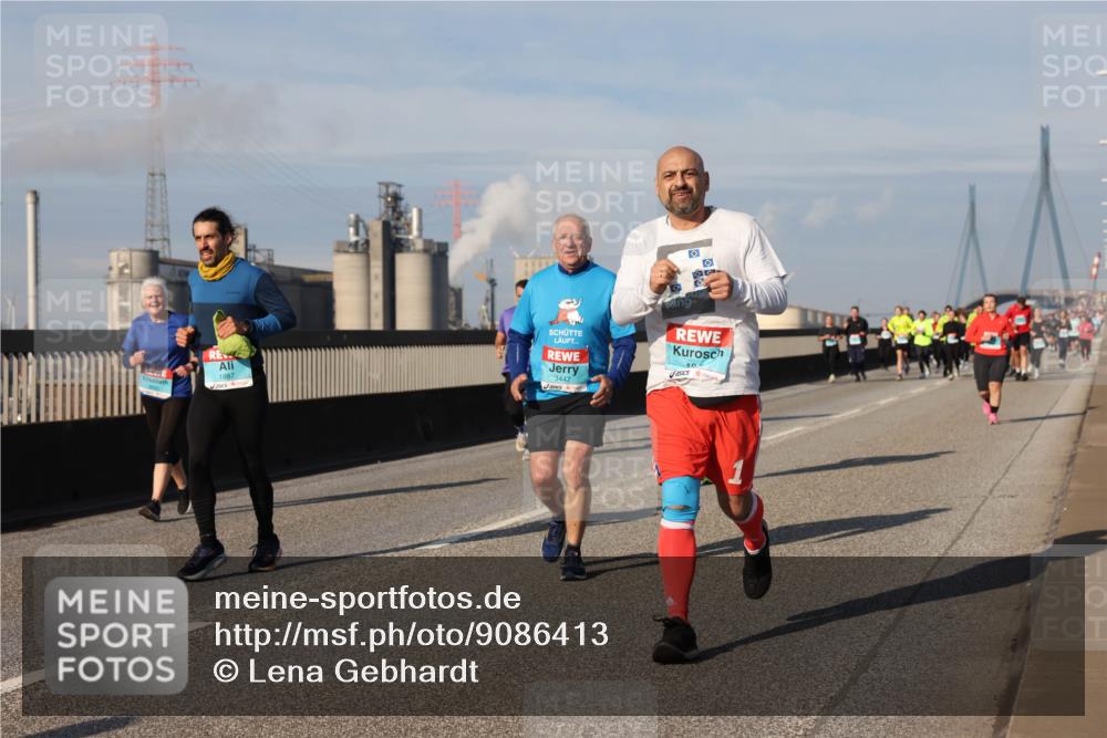 03.10.2025 - Köhlbrandbrückenlauf Lena Gebhardt http://msf.ph/oto/9086413 03.10.2025 10:05:59 Position 2 102, 1887, 3447 meine-sportfotos.de