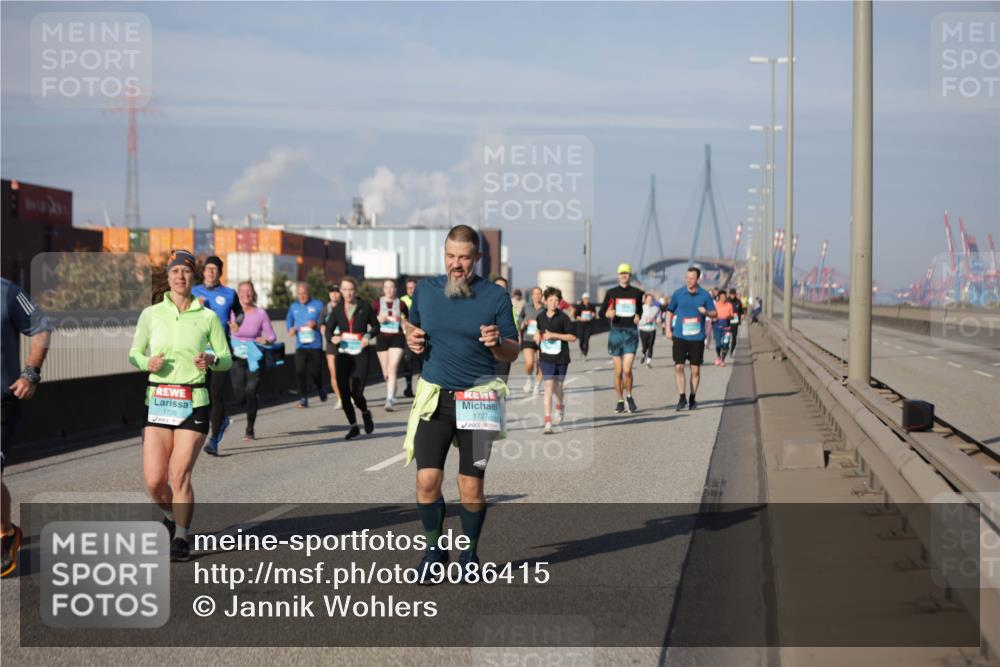 03.10.2025 - Köhlbrandbrückenlauf Jannik Wohlers http://msf.ph/oto/9086415 03.10.2025 10:07:50 Position 3 1726, 1727 meine-sportfotos.de
