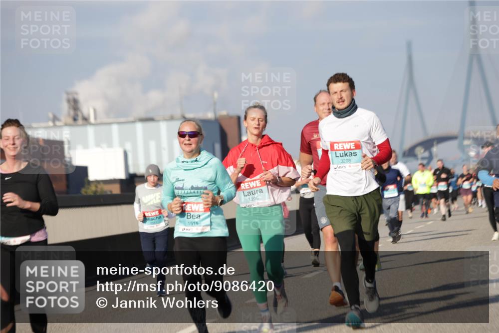 03.10.2025 - Köhlbrandbrückenlauf Jannik Wohlers http://msf.ph/oto/9086420 03.10.2025 09:57:15 Position 3 1514, 1206, 3208 meine-sportfotos.de