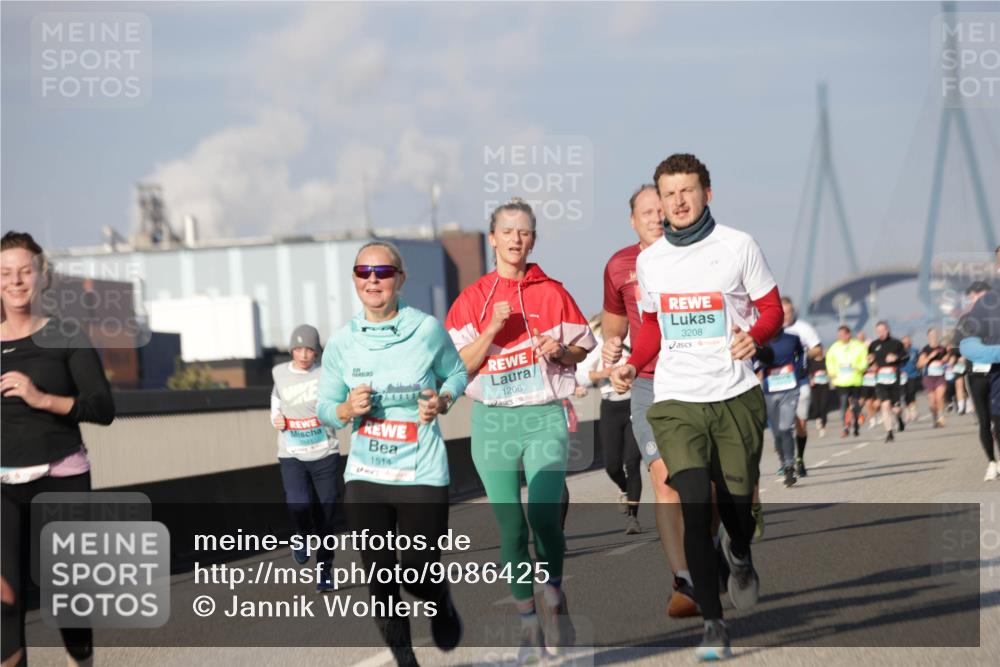 03.10.2025 - Köhlbrandbrückenlauf Jannik Wohlers http://msf.ph/oto/9086425 03.10.2025 09:57:15 Position 3 1514, 1206, 3208 meine-sportfotos.de