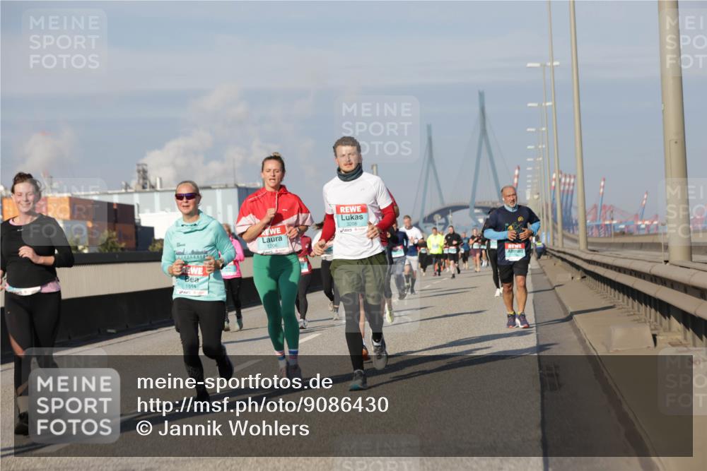 03.10.2025 - Köhlbrandbrückenlauf Jannik Wohlers http://msf.ph/oto/9086430 03.10.2025 09:57:16 Position 3 1206, 1514, 3208 meine-sportfotos.de
