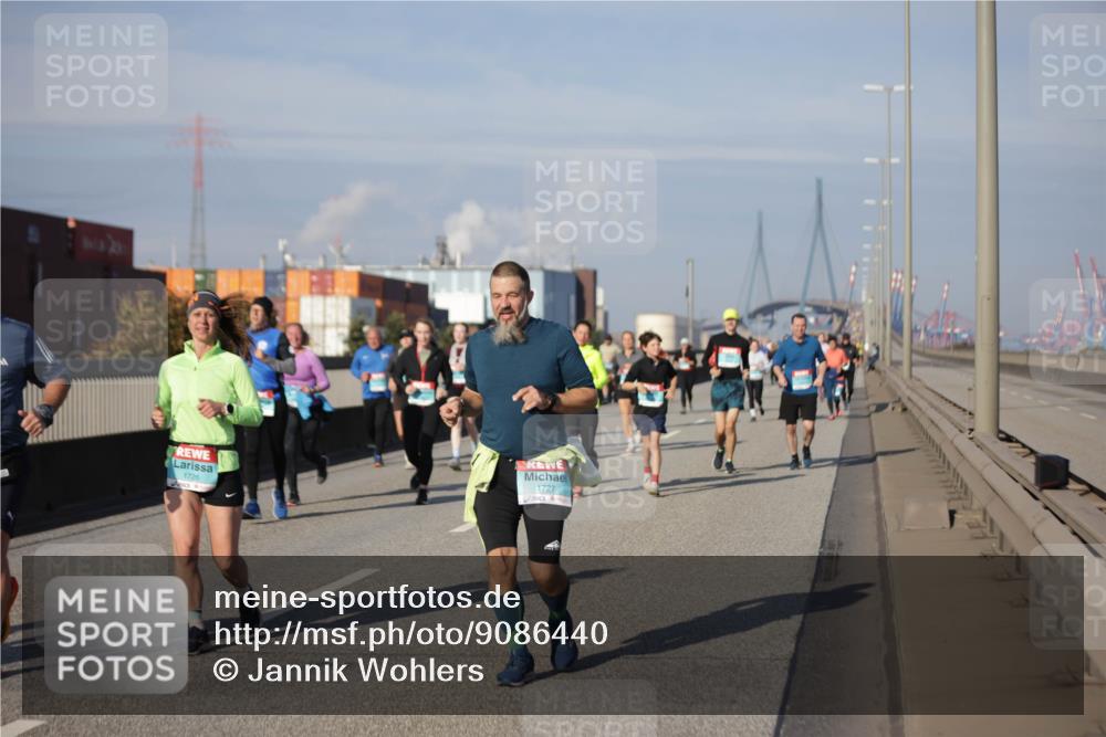 03.10.2025 - Köhlbrandbrückenlauf Jannik Wohlers http://msf.ph/oto/9086440 03.10.2025 10:07:51 Position 3 1726, 1727 meine-sportfotos.de