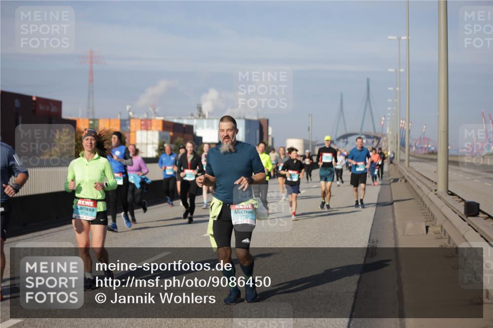 03.10.2025 - Köhlbrandbrückenlauf Jannik Wohlers http://msf.ph/oto/9086450 03.10.2025 10:07:51 Position 3 1726, 1727 meine-sportfotos.de