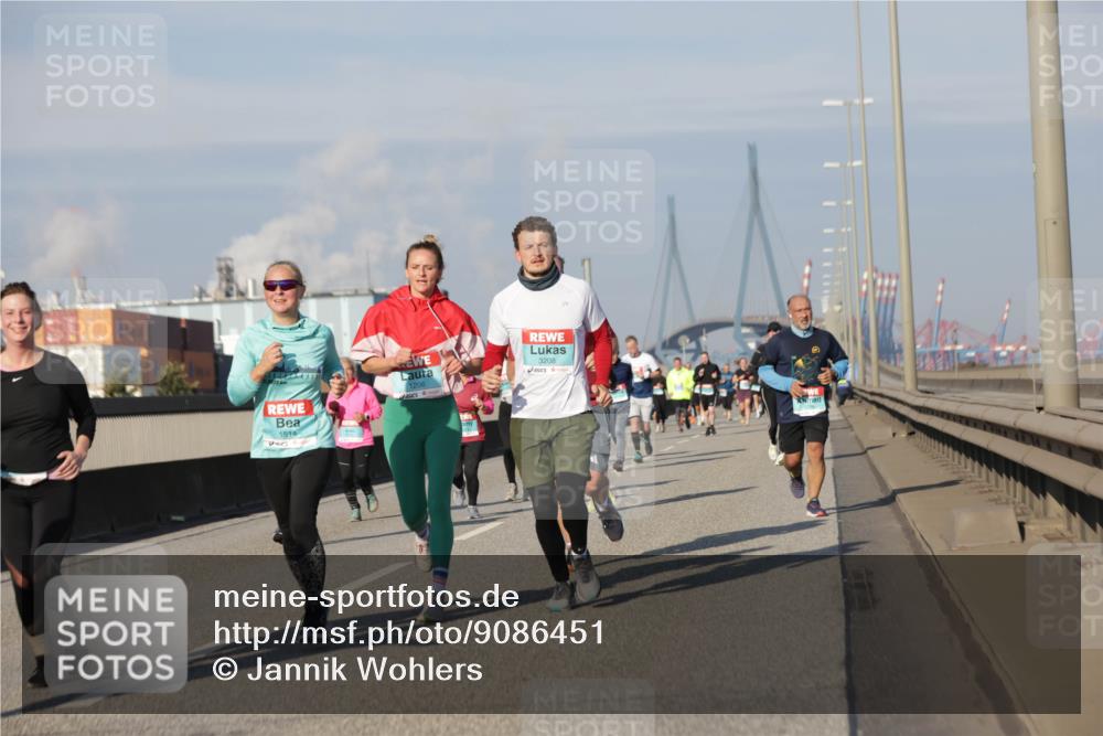 03.10.2025 - Köhlbrandbrückenlauf Jannik Wohlers http://msf.ph/oto/9086451 03.10.2025 09:57:16 Position 3 1514, 1206, 3208 meine-sportfotos.de