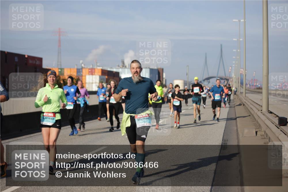 03.10.2025 - Köhlbrandbrückenlauf Jannik Wohlers http://msf.ph/oto/9086466 03.10.2025 10:07:51 Position 3 1726, 1727 meine-sportfotos.de