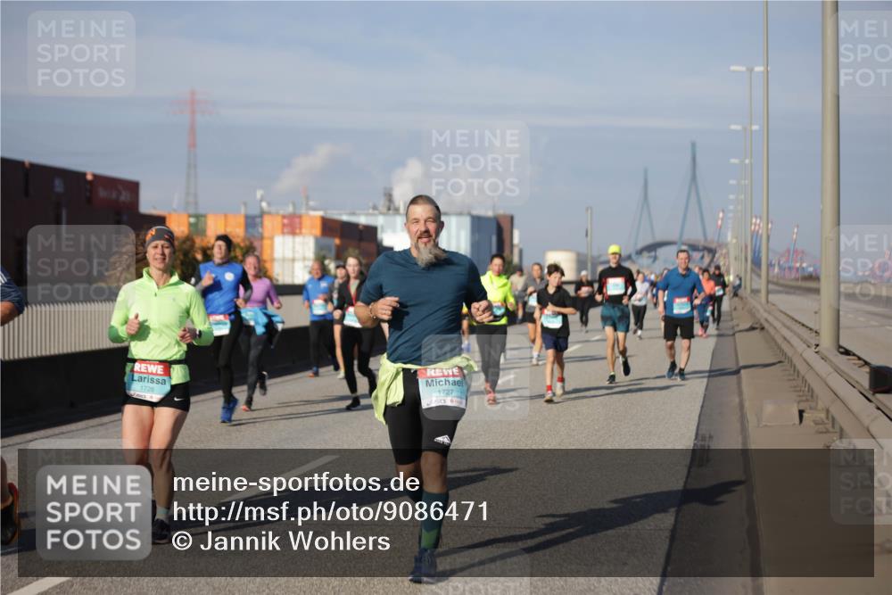 03.10.2025 - Köhlbrandbrückenlauf Jannik Wohlers http://msf.ph/oto/9086471 03.10.2025 10:07:51 Position 3 1726, 1727 meine-sportfotos.de