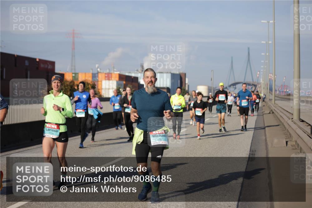 03.10.2025 - Köhlbrandbrückenlauf Jannik Wohlers http://msf.ph/oto/9086485 03.10.2025 10:07:51 Position 3 1726, 1727 meine-sportfotos.de