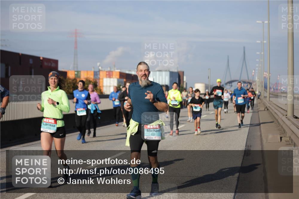 03.10.2025 - Köhlbrandbrückenlauf Jannik Wohlers http://msf.ph/oto/9086495 03.10.2025 10:07:51 Position 3 1726, 1727 meine-sportfotos.de