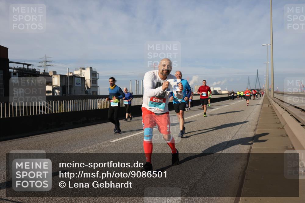 03.10.2025 - Köhlbrandbrückenlauf Lena Gebhardt http://msf.ph/oto/9086501 03.10.2025 10:06:00 Position 2  meine-sportfotos.de