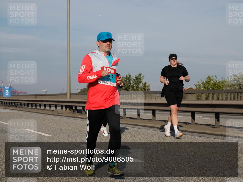 03.10.2025 - Köhlbrandbrückenlauf Fabian Wolf http://msf.ph/oto/9086505 03.10.2025 10:20:51 Position 3 3, 2306 meine-sportfotos.de
