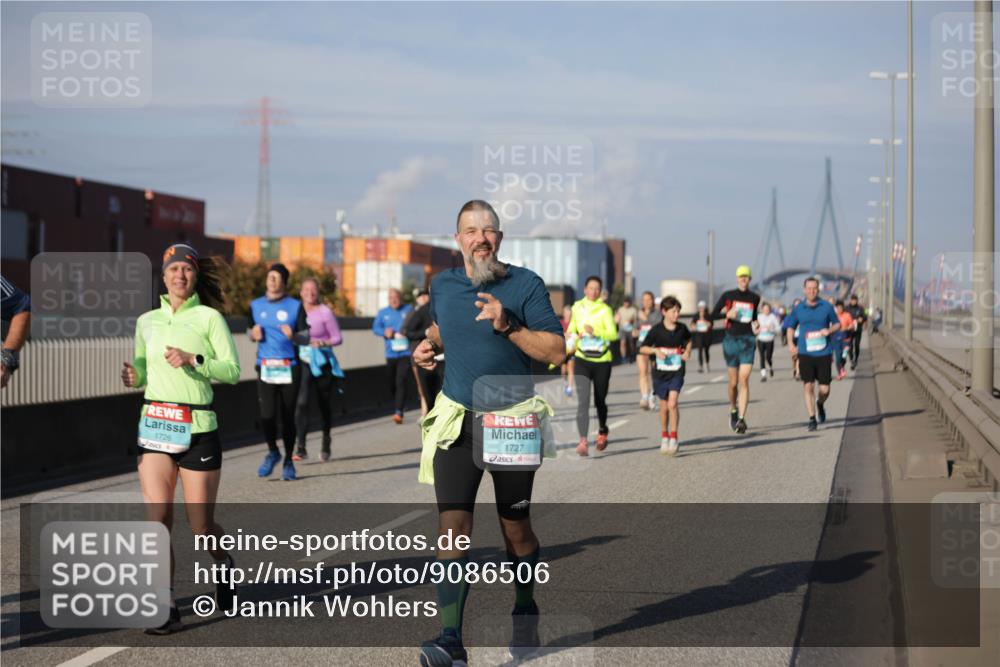 03.10.2025 - Köhlbrandbrückenlauf Jannik Wohlers http://msf.ph/oto/9086506 03.10.2025 10:07:51 Position 3 1726, 1727 meine-sportfotos.de
