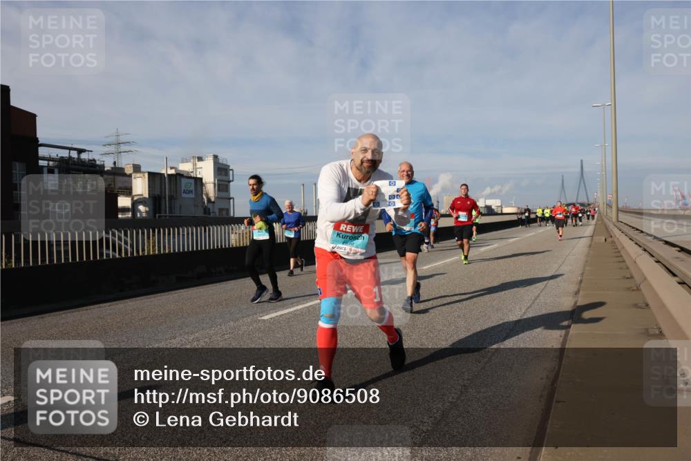 03.10.2025 - Köhlbrandbrückenlauf Lena Gebhardt http://msf.ph/oto/9086508 03.10.2025 10:06:00 Position 2  meine-sportfotos.de