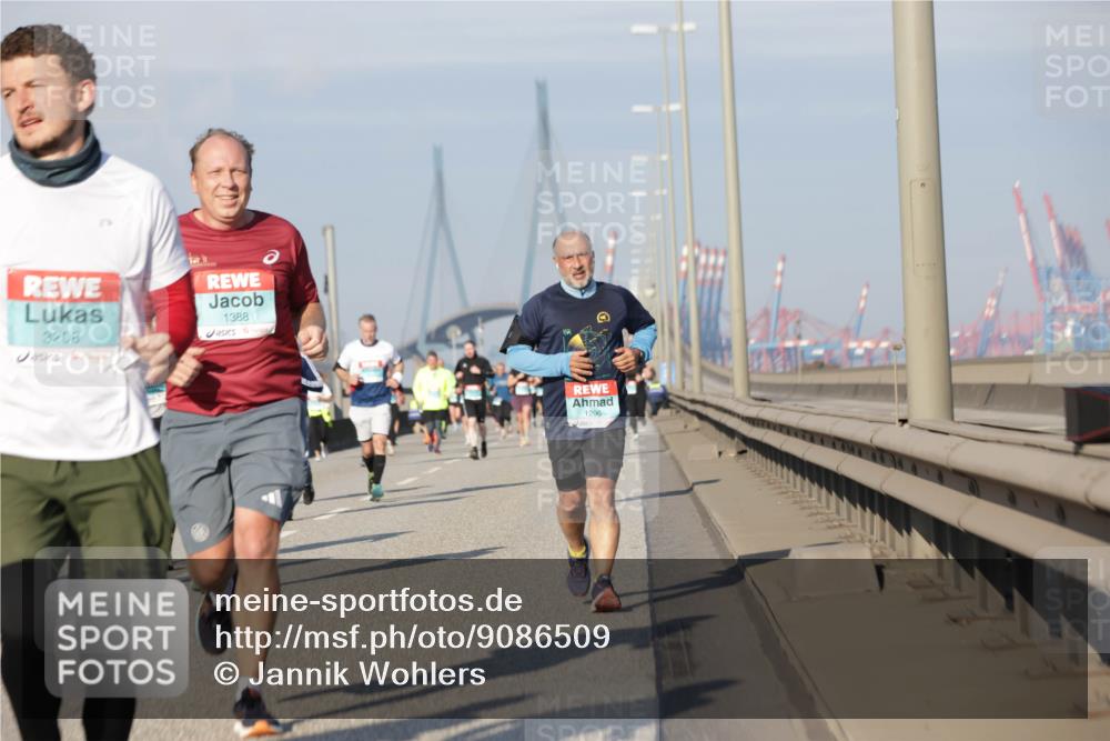 03.10.2025 - Köhlbrandbrückenlauf Jannik Wohlers http://msf.ph/oto/9086509 03.10.2025 09:57:18 Position 3 3208, 1388, 1296 meine-sportfotos.de