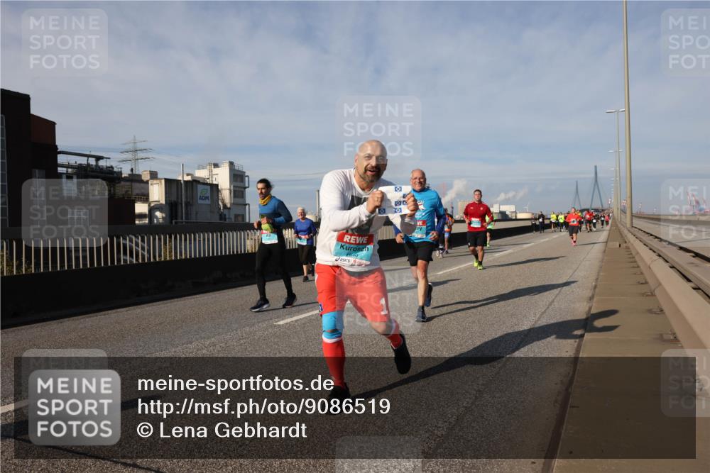 03.10.2025 - Köhlbrandbrückenlauf Lena Gebhardt http://msf.ph/oto/9086519 03.10.2025 10:06:00 Position 2  meine-sportfotos.de