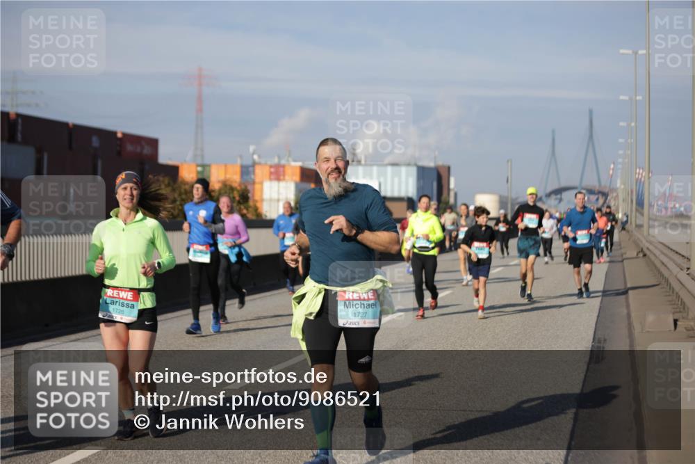 03.10.2025 - Köhlbrandbrückenlauf Jannik Wohlers http://msf.ph/oto/9086521 03.10.2025 10:07:51 Position 3 1726, 1727 meine-sportfotos.de
