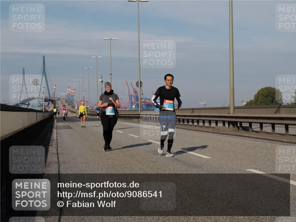 03.10.2025 - Köhlbrandbrückenlauf Fabian Wolf http://msf.ph/oto/9086541 03.10.2025 10:21:01 Position 3 7 meine-sportfotos.de