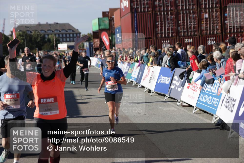 03.10.2025 - Köhlbrandbrückenlauf Jannik Wohlers http://msf.ph/oto/9086549 03.10.2025 13:18:55 Ziel 4077, 4556, 4676, 4756, 4889, 5304, 5449, 5974, 6267, 6506, 6556, 6573, 6795 meine-sportfotos.de