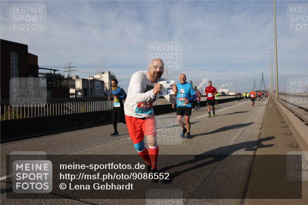 03.10.2025 - Köhlbrandbrückenlauf Lena Gebhardt http://msf.ph/oto/9086552 03.10.2025 10:06:01 Position 2  meine-sportfotos.de