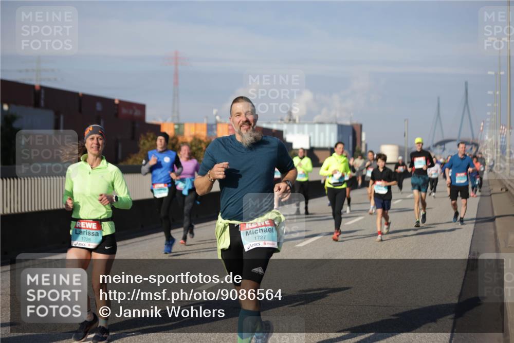 03.10.2025 - Köhlbrandbrückenlauf Jannik Wohlers http://msf.ph/oto/9086564 03.10.2025 10:07:52 Position 3 1726, 1727 meine-sportfotos.de