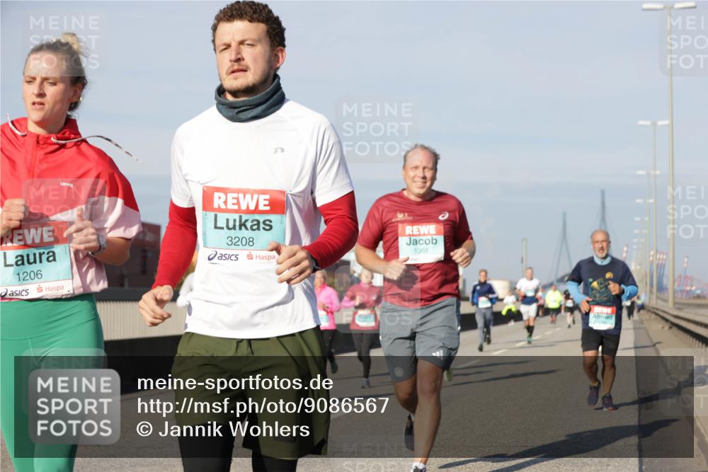 03.10.2025 - Köhlbrandbrückenlauf Jannik Wohlers http://msf.ph/oto/9086567 03.10.2025 09:57:19 Position 3 1206, 3208, 1388 meine-sportfotos.de