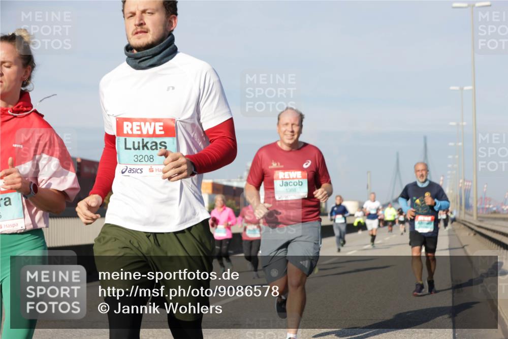 03.10.2025 - Köhlbrandbrückenlauf Jannik Wohlers http://msf.ph/oto/9086578 03.10.2025 09:57:19 Position 3 3208, 1388 meine-sportfotos.de