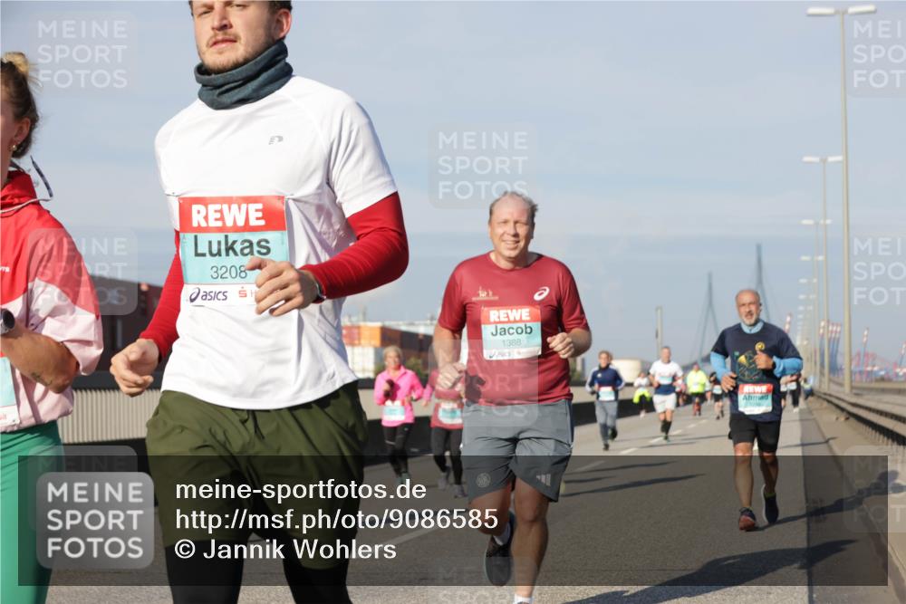 03.10.2025 - Köhlbrandbrückenlauf Jannik Wohlers http://msf.ph/oto/9086585 03.10.2025 09:57:19 Position 3 3208, 1388 meine-sportfotos.de