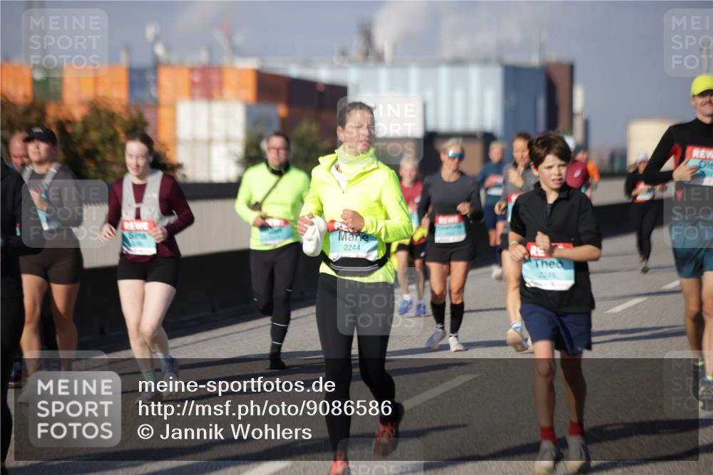03.10.2025 - Köhlbrandbrückenlauf Jannik Wohlers http://msf.ph/oto/9086586 03.10.2025 10:07:54 Position 3 2244, 2245 meine-sportfotos.de