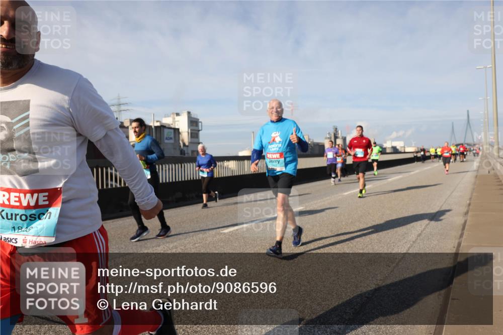 03.10.2025 - Köhlbrandbrückenlauf Lena Gebhardt http://msf.ph/oto/9086596 03.10.2025 10:06:01 Position 2 1840 meine-sportfotos.de