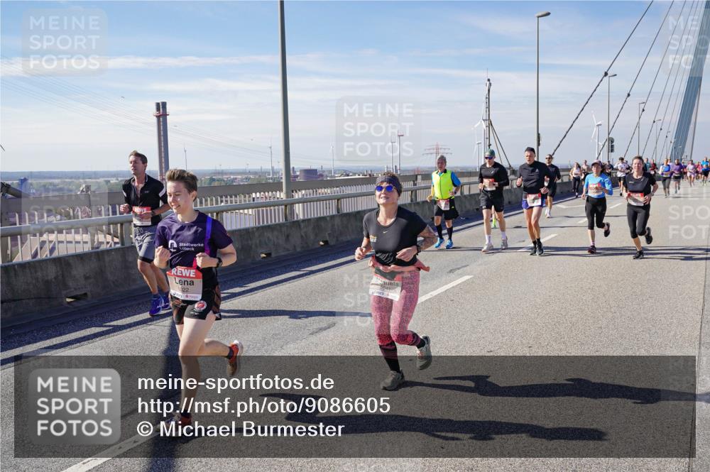03.10.2025 - Köhlbrandbrückenlauf Michael Burmester http://msf.ph/oto/9086605 03.10.2025 12:43:46 Position 2 6022 meine-sportfotos.de