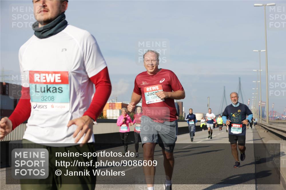 03.10.2025 - Köhlbrandbrückenlauf Jannik Wohlers http://msf.ph/oto/9086609 03.10.2025 09:57:20 Position 3 3208, 1388 meine-sportfotos.de