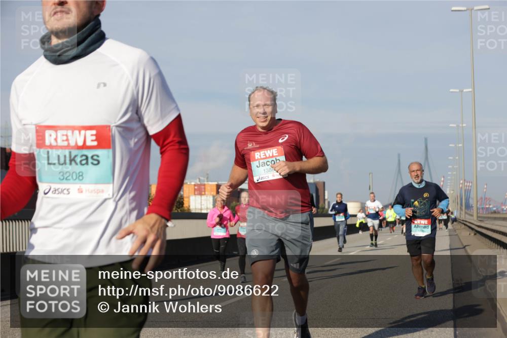 03.10.2025 - Köhlbrandbrückenlauf Jannik Wohlers http://msf.ph/oto/9086622 03.10.2025 09:57:20 Position 3 3208, 1388 meine-sportfotos.de