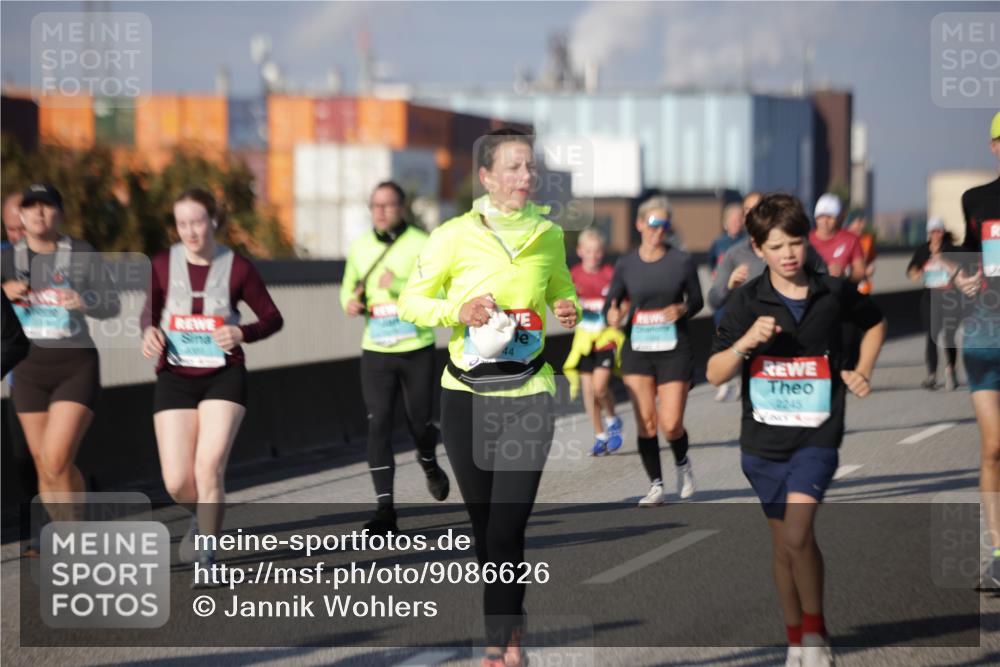 03.10.2025 - Köhlbrandbrückenlauf Jannik Wohlers http://msf.ph/oto/9086626 03.10.2025 10:07:54 Position 3 2245 meine-sportfotos.de
