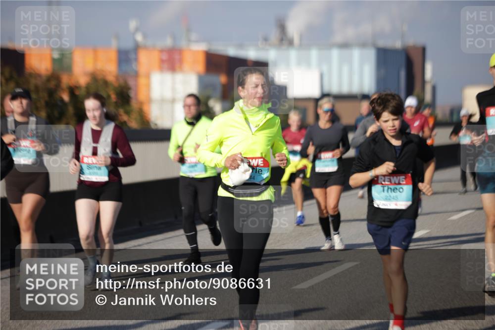 03.10.2025 - Köhlbrandbrückenlauf Jannik Wohlers http://msf.ph/oto/9086631 03.10.2025 10:07:54 Position 3 44, 2245 meine-sportfotos.de