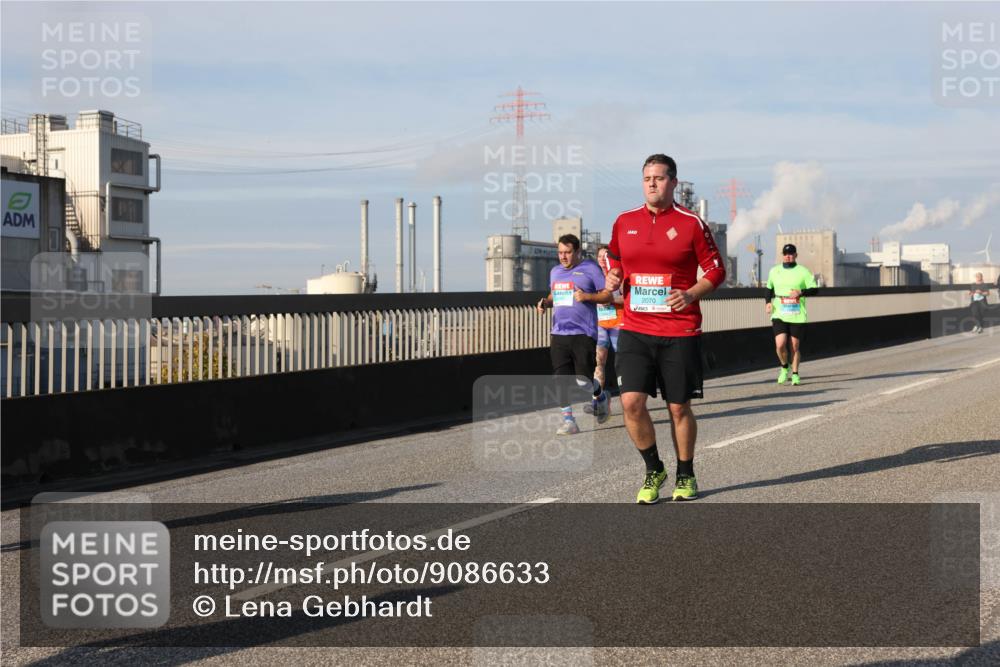 03.10.2025 - Köhlbrandbrückenlauf Lena Gebhardt http://msf.ph/oto/9086633 03.10.2025 10:06:02 Position 2 2070 meine-sportfotos.de