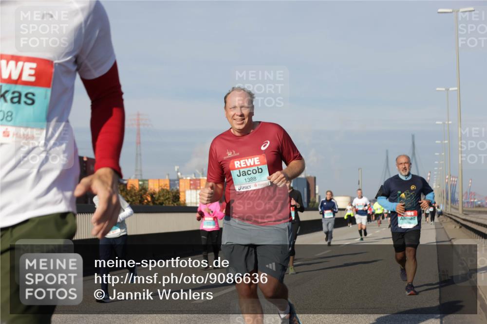 03.10.2025 - Köhlbrandbrückenlauf Jannik Wohlers http://msf.ph/oto/9086636 03.10.2025 09:57:20 Position 3 08, 1388 meine-sportfotos.de