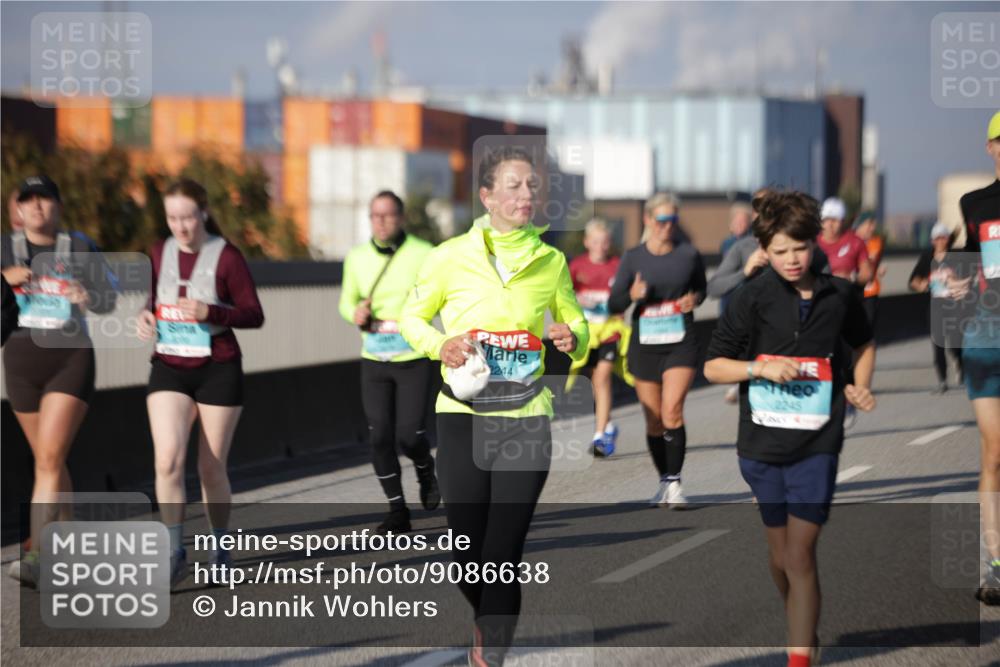 03.10.2025 - Köhlbrandbrückenlauf Jannik Wohlers http://msf.ph/oto/9086638 03.10.2025 10:07:54 Position 3 2244, 2245 meine-sportfotos.de
