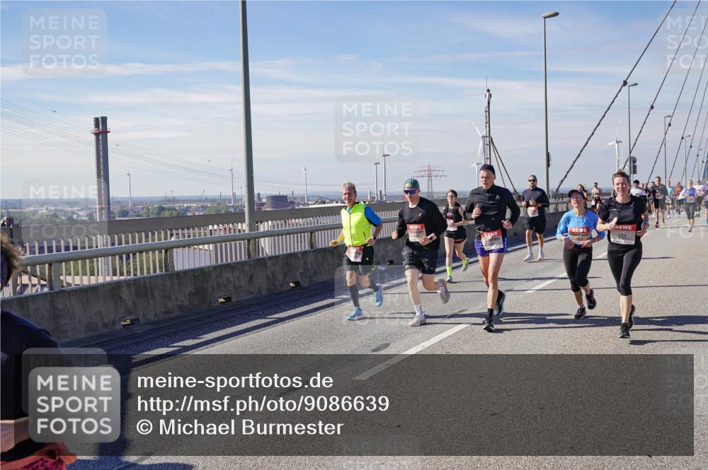03.10.2025 - Köhlbrandbrückenlauf Michael Burmester http://msf.ph/oto/9086639 03.10.2025 12:43:46 Position 2  meine-sportfotos.de