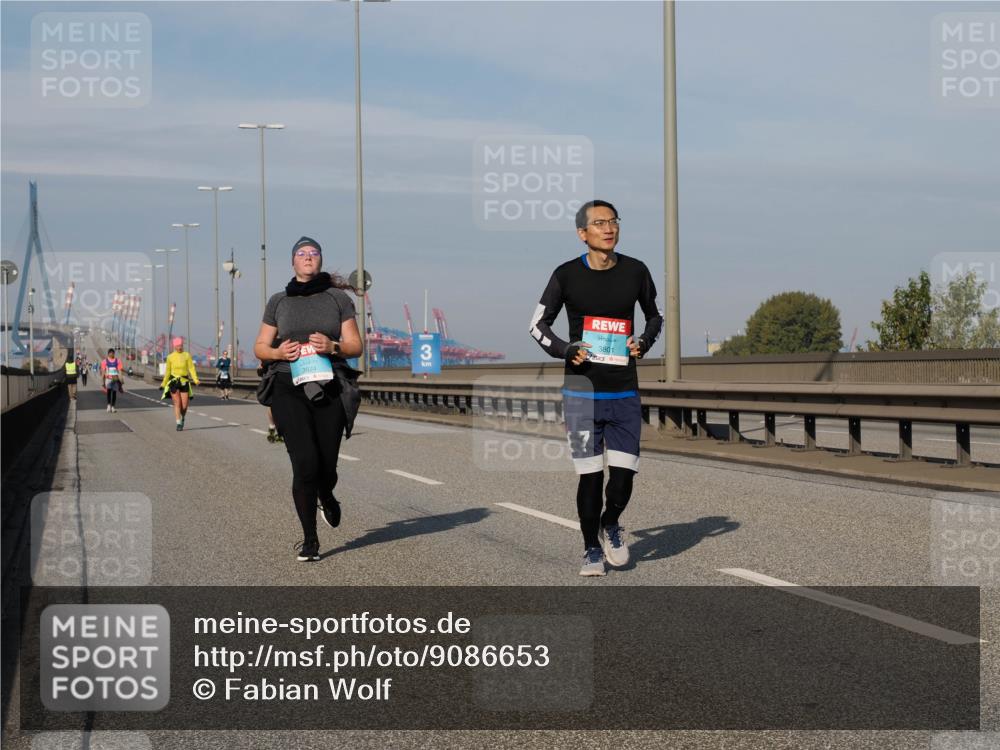 03.10.2025 - Köhlbrandbrückenlauf Fabian Wolf http://msf.ph/oto/9086653 03.10.2025 10:21:02 Position 3 3824, 3801 meine-sportfotos.de