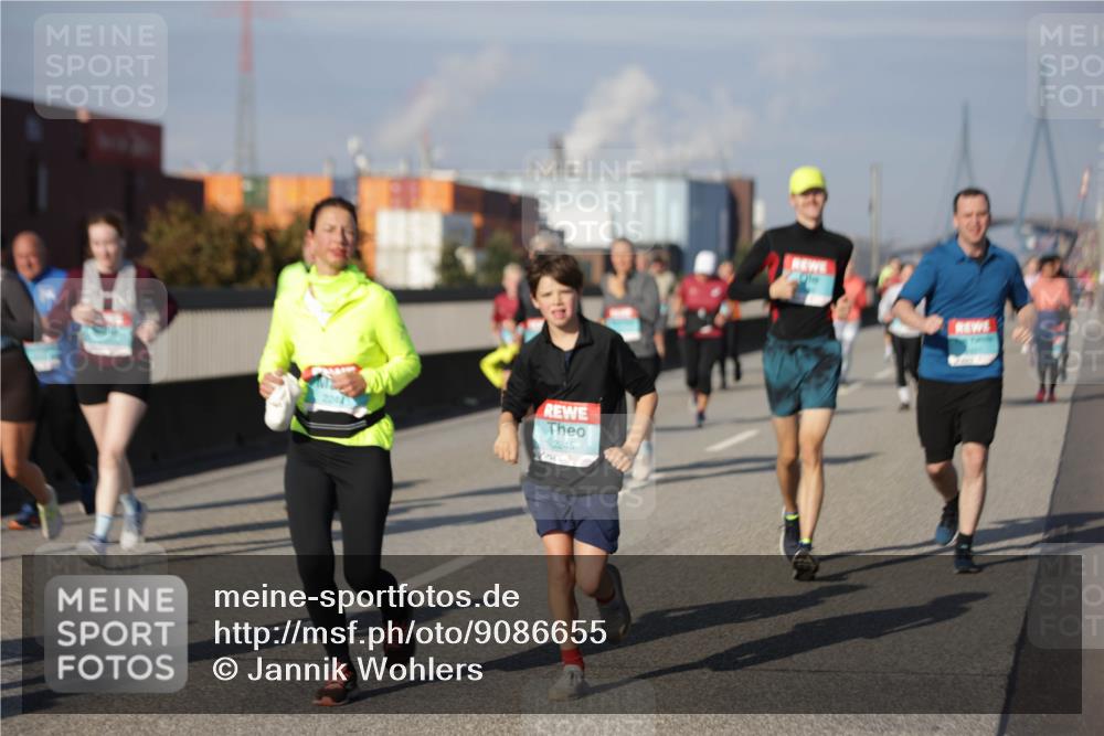 03.10.2025 - Köhlbrandbrückenlauf Jannik Wohlers http://msf.ph/oto/9086655 03.10.2025 10:07:55 Position 3 2245 meine-sportfotos.de