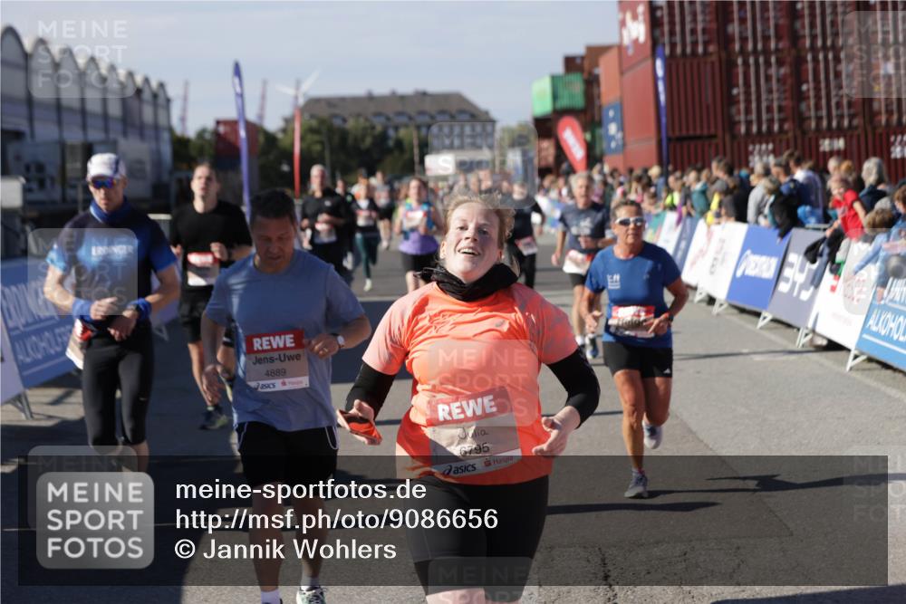 03.10.2025 - Köhlbrandbrückenlauf Jannik Wohlers http://msf.ph/oto/9086656 03.10.2025 13:18:56 Ziel 4077, 4556, 4676, 4756, 4889, 5304, 5449, 5974, 6117, 6267, 6475, 6506, 6556, 6573, 6795 meine-sportfotos.de