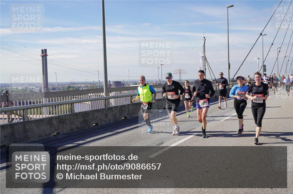 03.10.2025 - Köhlbrandbrückenlauf Michael Burmester http://msf.ph/oto/9086657 03.10.2025 12:43:47 Position 2  meine-sportfotos.de
