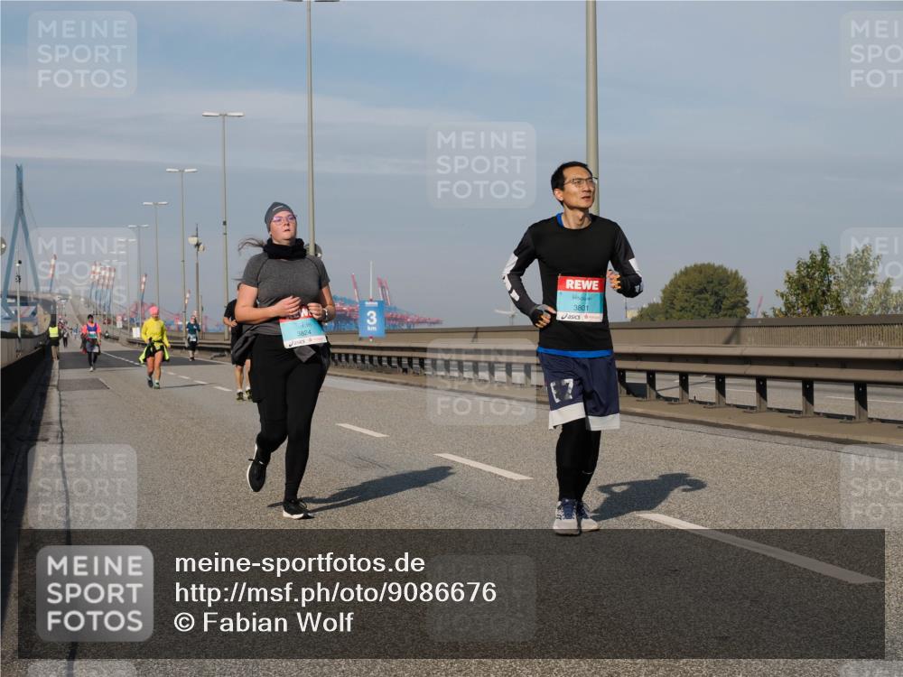 03.10.2025 - Köhlbrandbrückenlauf Fabian Wolf http://msf.ph/oto/9086676 03.10.2025 10:21:03 Position 3 3824, 3, 3801 meine-sportfotos.de