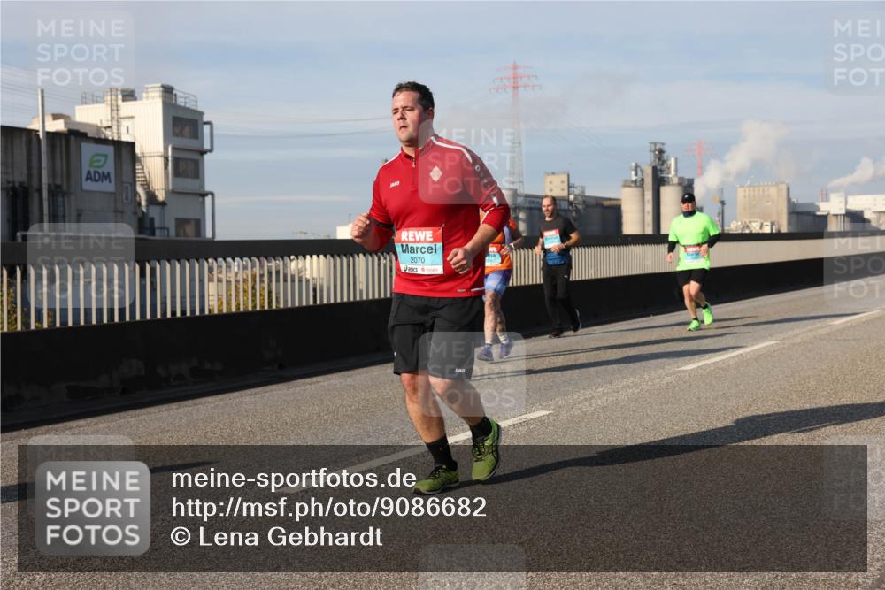 03.10.2025 - Köhlbrandbrückenlauf Lena Gebhardt http://msf.ph/oto/9086682 03.10.2025 10:06:03 Position 2 2070 meine-sportfotos.de