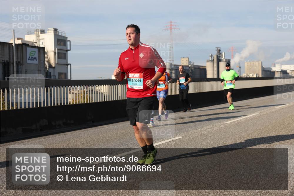03.10.2025 - Köhlbrandbrückenlauf Lena Gebhardt http://msf.ph/oto/9086694 03.10.2025 10:06:03 Position 2 2070 meine-sportfotos.de